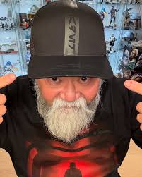 You don't know the power of the Dark Side!!! Huge shoutout to  @columbiasportswear_ca for sending me this AMAZINGLY stylish and comfy care  package containing items from their new Vader Collection! Love the