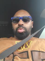 I live in Abbots, 49 , 5”6” , welder. Looking for serious relationship. Yes  to non smoker & 49-59 only.. Age gap is important.