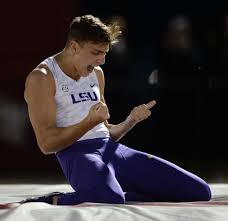 Armand duplantis fick fyra priser. One More Box To Check Lsu S Mondo Duplantis Going For Pole Vault Grand Slam At Ncaa Meet Lsu Theadvocate Com