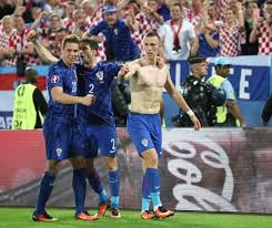Zapraszamy na relację live z półfinałowego meczu mistrzostw europy piłkarzy ręcznych, w którym chorwacja zagra z hiszpanią. Chorwacja Sensacyjnie Pokonala Hiszpanie Sergio Ramos Zmarnowal Karnego Gol24