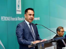 Tan sri wan zulkiflee was appointed the chairman of malaysia aviation group and malaysia airlines berhad in july 2020. Petrona S Ceo Gives List Of The 100 Best Global Brand Guards Malaysia