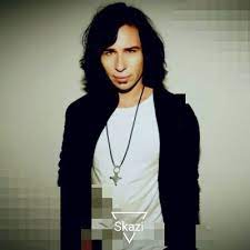 Swissa began his musical career as a punk rocker in 1990, when he formed a group called sartan hashad (en. Skazi Djskazi Twitter