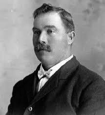 Ami Gould's Instagram, Twitter & Facebook