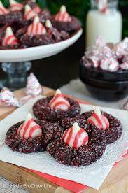 Best hershey kiss christmas cookies from shortbread hershey kiss cookies recipe.source image: Chocolate Candy Cane Kiss Cookies