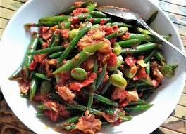 Dibuat dengan bahan yang sederhana, sambal kecap akan membuat hidangan yang anda buat semakin lezat. Perpaduan Maknyos Sop Daging Sapi Dan Sambal Kecap Perbincangan Perempuan