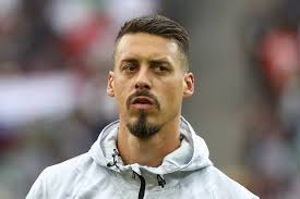 It's a commendable achievement, especially as it looked in doubt during this match when they conceded to pessina's goal and were. Tv Kritik Zum Em Auftakt Co Kommentator Sandro Wagner Tut Dem Zdf Gut
