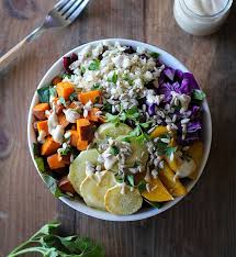 Buddha Bowl Aux Legumes Rotis Cosmopolitan Fr Recette Legume Plat Vegetarien Recettes De Cuisine