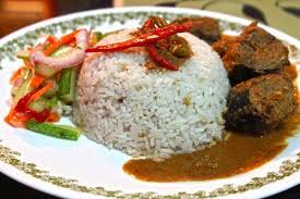 Nasi kerabu happens to be my most favorite rice dish ever. Resepi Nasi Dagang Terengganu