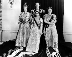 #onthisday 67 years ago, queen elizabeth ii was crowned at westminster abbey in the first fully televised british coronation. Csak Ugy Ragyogott A Koronazasan Ii Erzsebet Aki Ma 67 Eve A Britek Kiralynoje Nlc