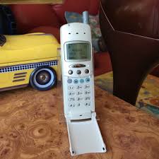 Flip phones - Mitsubishi Trium Aria ...