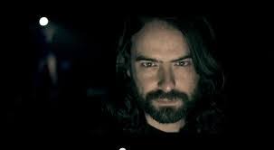 Gavin Fox's Instagram, Twitter & Facebook