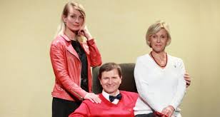Na poslední aristokratce je smutné, že půjde zřejmě o nejlepší zimní komedii následujících (tý)dnů (lepší než ženská na vrcholu. Posledni Aristokratka Divadlo Na Jezerce Hradeczije Cz