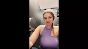 Thủ dâm nơi công cộng - Người đẹp khoe hàng trên xe nơi đông người