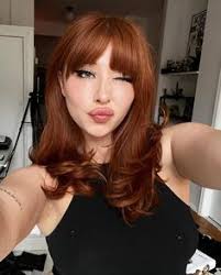 Carly Dyer (carlycrewie)