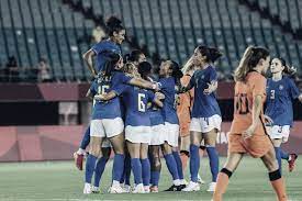 Deze lijst van voetbalinterlands is een overzicht van alle officiële voetbalwedstrijden tussen de nationale teams van brazilië en nederland. Hevkcufhpq8aem