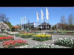 Die gewächshäuser sind geöffnet und dürfen mit maske und abstand auf einem rundweg erkundet werden. Botanischer Garten Augsburg Im Fruhling Youtube