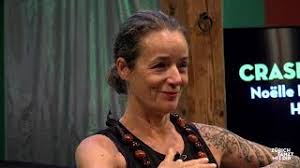 Noëlle Delaquis: Hula