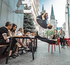 С годините успяхме да се наложим в модния онлайн пазар, като продължаваме да. Facebook