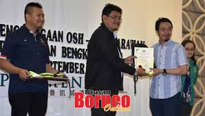 Baik pekerja yang berada di lapangan maupun yang di office. Osh C Rangsang Pematuhan Perundangan Peningkatan Gred Di Tempat Kerja Utusan Borneo Online