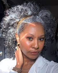 How This Celebrity Flight Attendant Gets Her Skin So Good Natural Gray Hair Beauty Routine For Oily Skin Natural Hair Styles
