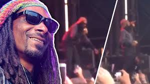 Snoop Dogg Commissions Artist to Turn Leftover Blunt Roaches Into Fine Art 