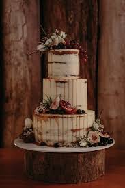 Chic Barn Wedding At Graciosa Byron Bay Junebug Weddings Wedding Cake Rustic Wedding Cake Toppers Rustic Wedding Cake