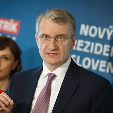 Sobáše párov rovnakého pohlavia a prijatie migrantov: Čo na to hovoria  prezidentskí kandidáti?