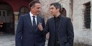 2012 yılında nagehan kaşıkçı ile evlenmiş ve bu evliliğinden ali nadir şaşmaz isminde bir oğlu vardır. Necati Sasmaz Kimdir
