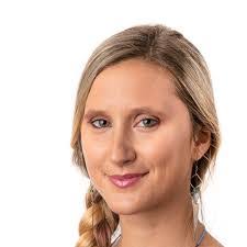 Lindsay Randall's Instagram, Twitter & Facebook