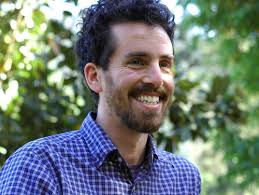 5 Questions With Homecoming's Eli Horowitz — The Sarahs