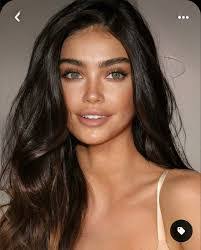 Cassandra Kaufman's Instagram, Twitter & Facebook