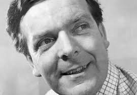 The only known photograph of Ivan Owen, creator and performer of British  television icon, Basil Brush. (Circa 1970s) [951 x 660] : r/HistoryPorn