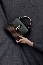Pin By Lilia Tarlev On Cantalar Bags Cuzdan Wallet Fall Handbags Purses And Handbags Luxury Bags