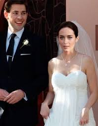 Emily Blunt And John Krasinski Outdoor Wedding Photos Celebrity Wedding Photos Celebrity Bride Celebrity Weddings