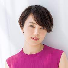 スッキリしているのに女性らしい 女っぷりフェミニンショート 40代のショートヘア ショートのヘアスタイル 髪型 ヘアスタイル