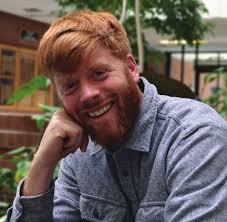 Social Work Dean TeaSley: acceSSible aTTenTive inveSTeD