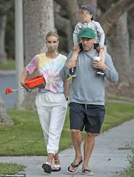Instead of playing the normal character he usually does, statham is family man this time around. Rosie Huntington Whiteley Sports A Casual Look As She Enjoys A Family Day With Jason Statham And Son Newsypeople