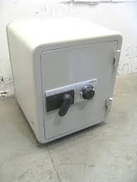 Cj a versatile safe is suitable for office and comm. How To Open A Sentry 6330 Safe Without The Combination Quora