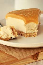 vegan cheesecake with a salted caramel fudge sauce topping this ultra creamy cheesecake is so much like the real veganer kuchen rezepte vegane kuchenrezepte