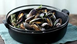 Moules Mariniere With Cream Garlic And Parsley Recipe Recipe Recipes Food Bbc Food