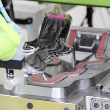 Vorgefertigte preformlinge in ein werkzeug eingelegt. Die Hp Rtm Technologie Herstellung Von Faserverstarkten Strukturbauteilen Unter Einsatz Der Hochdrucktechnik Hennecke Gmbh Maschinen Anlagen Und Technologien Fur Die Verarbeitung Von Polyurethan