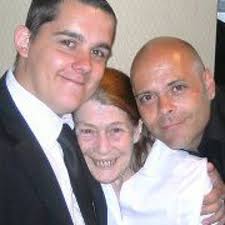 Stream Robert Chell music