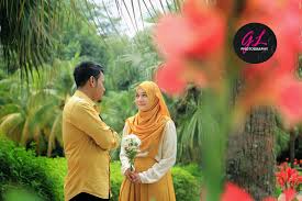 Tempat outdoor nan romantis yang sering dijadikan kawasan prewedding adalah pantai. 15 Amazing Places In Malaysia For Stunning Pre Wedding Photos