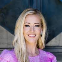 Jocelyn Dow's Instagram, Twitter & Facebook