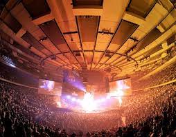 It is the host of some of the best sports and concerts. Madison Square Garden Official Site New York City