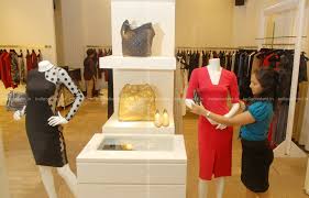 Buy A Woman Cistomer At Kitsch Store Luxury Multi Brand Store In Mumbai Pictures Images Photos By Mandar Deodhar Archival Pictures Howaboutkitsch has 191 books on goodreads, and is currently reading never let me go by kazuo ishiguro, the lady in the looking glass by virginia woolf, a.