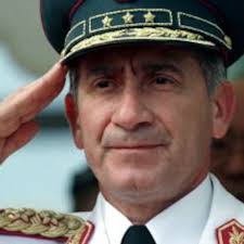 Lino Oviedo, liquidador de la dictadura de Stroessner