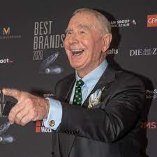 Actress zsa zsa gabor and husband prince frederic von anhalt are photographed at home for vanity fair magazine on may 5, 2007 in bel air, california. Frederic Prinz Von Anhalt Darum Will Er Zuruck Nach Deutschland Stern De