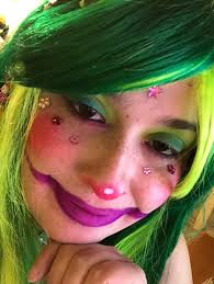 I rather be a weirdo with no friends than a clown 🤡 trying to keep up with  the circus. 🎪