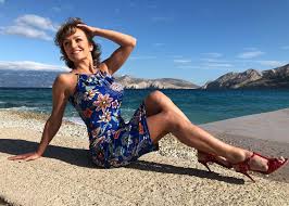 Get in touch with szandi (@szandi3szandi) — 919 answers, 7334 likes. Veszelyes Produkciora Vallalkozott Szandi Igy Meg Sosem Lathattuk Az Enekesnot Femcafe